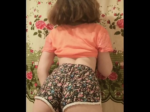 ❤️ La joven sexy hace un striptease grabando sus calzoncillos en la cámara ❤❌ Super sexo en es.123sex.ru ❌️