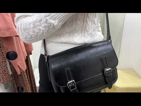 ❤️ Masturbación pública de la joven zorra FeralBerry con un consolador en el probador ❤❌ Super sexo en es.123sex.ru ❌️